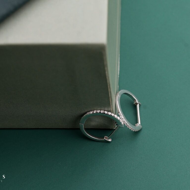 0.096 Ct Diamond Hoop Earing