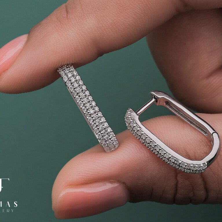 0.57 Ct Diamond Hoop Earing